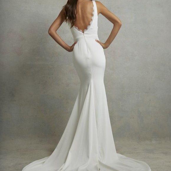 Tara Lauren Sybil Wedding Dress (size 8, fitted to size 6) - Picture 2 of 5